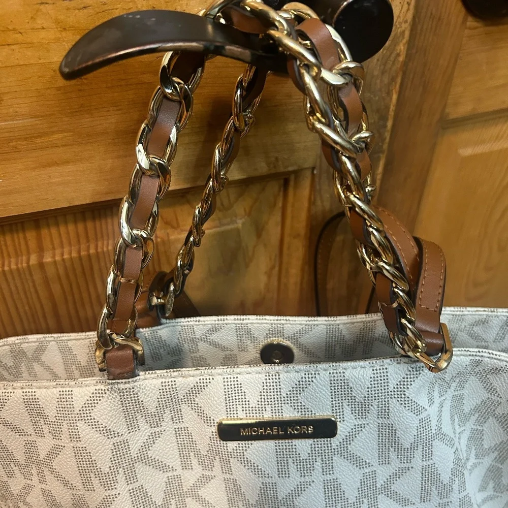 Micheal Kors Monogram Tote Handbag - Picture 2 of 8